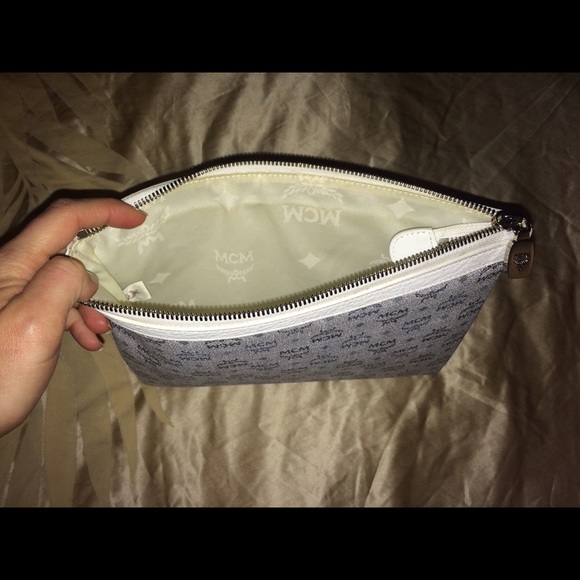 MCM White Pouch - Picture 3 of 6